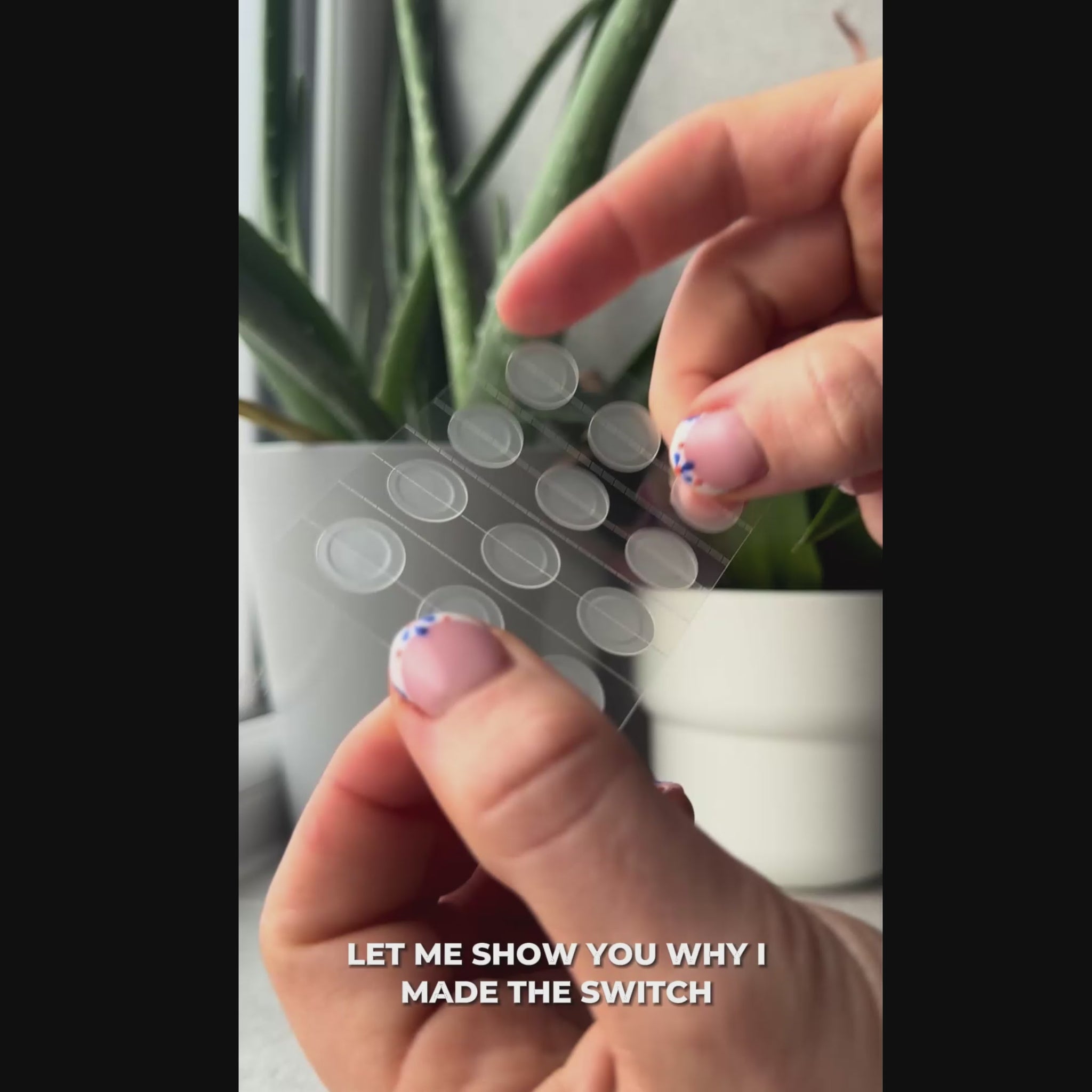 Comparison between Spot Saviour and standard acne patches – hygienic touch-free vs manual application method